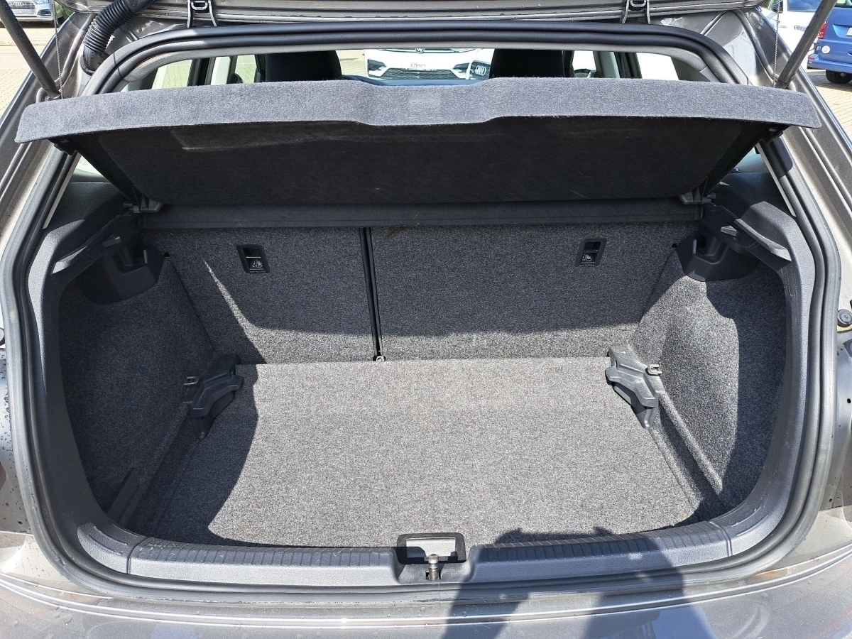 VW  Polo COMFORTLINE 1.2TSI 95PS LED+ACC+2xPDC+SITZH, Limestone Grey Metallic
